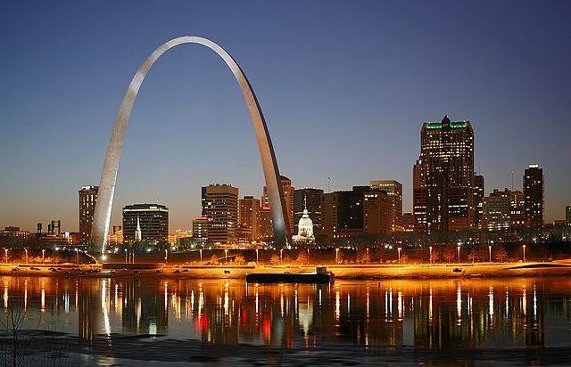explorez-les-usa-missouri-St_Louis_night