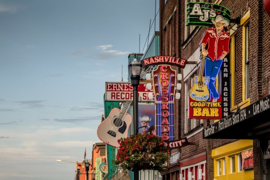 explorez-les-usa-nashville-main-street